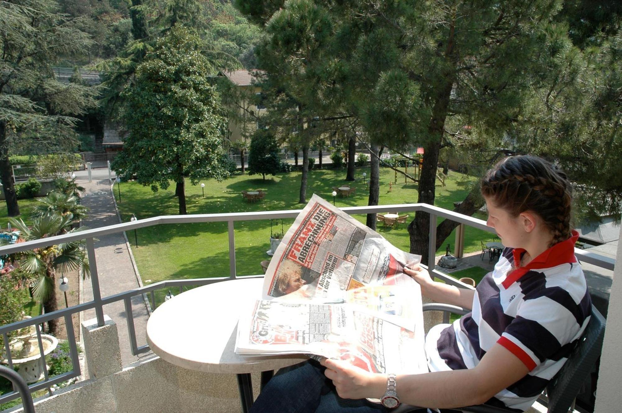 Hotel Elisabetta Torbole Sul Garda Ngoại thất bức ảnh